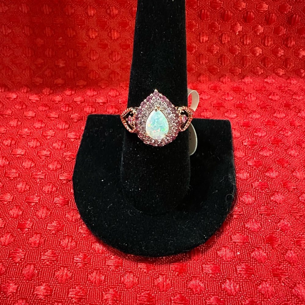 Costume Jewelry Ring. Size 9